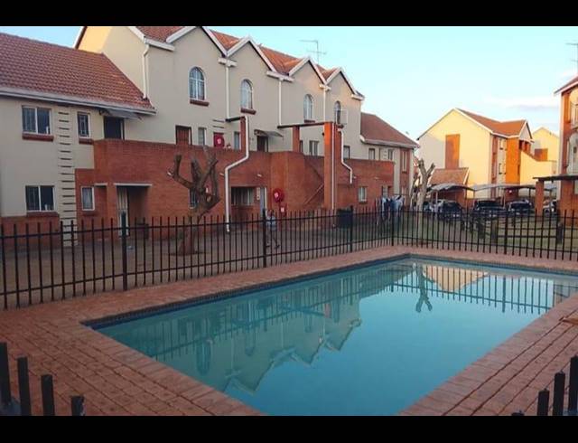 2 BEDROOM APARTMENT FOR SALE IN THE ORCHARDS